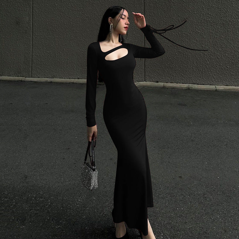 Long-sleeved pleated hollow backless dress