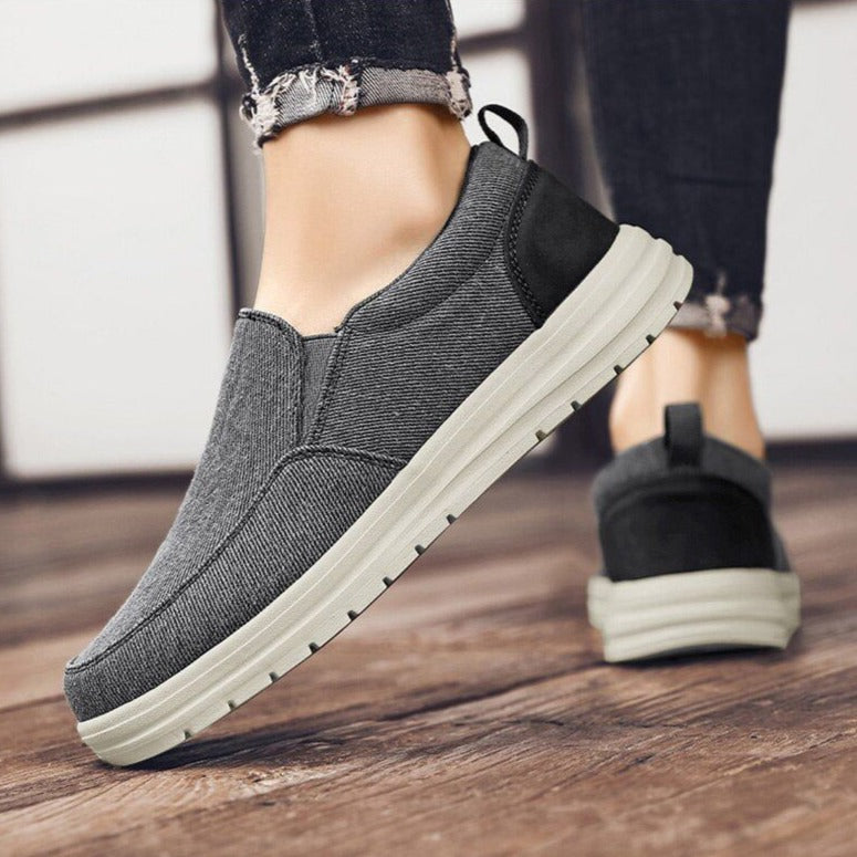 Lightweight Canvas Anti-skid Breathable Casual Shoes (FM1222)