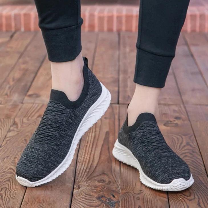 Lightweight Sneakers: P425 Casual Shoes with Breathable Design